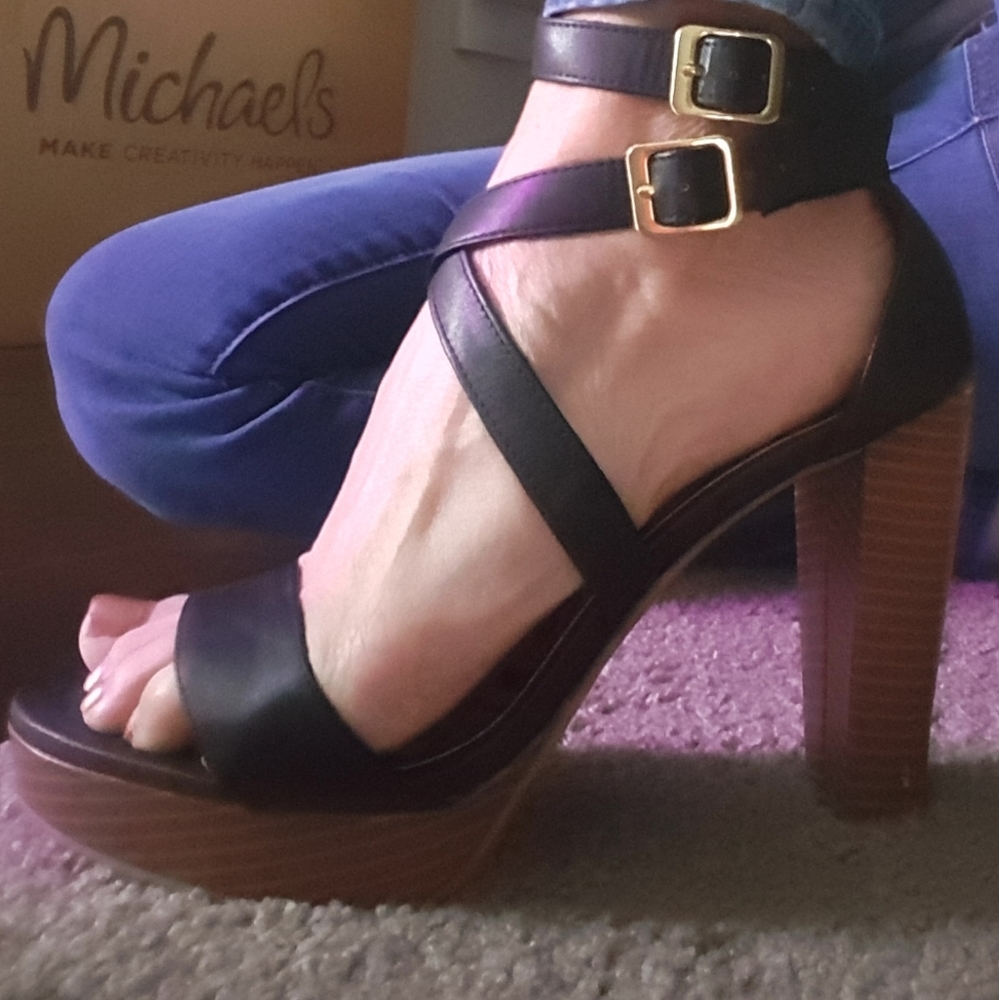 Brash double buckle heels. - Picture 3 of 15